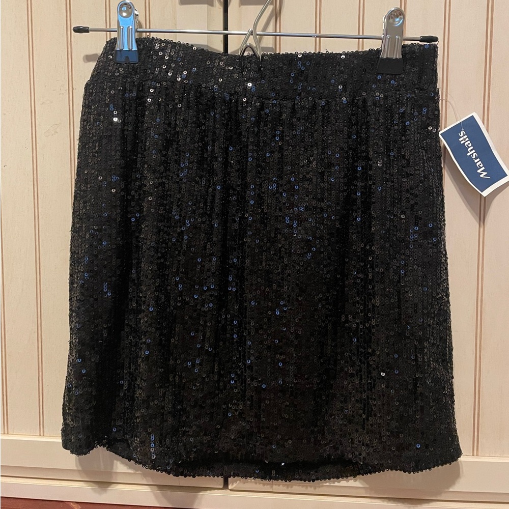 Sparkly black skirt by LOVE ON A HANGER. Small